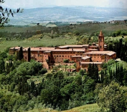 Bus navetta gratuito per Monte Oliveto Maggiore nei giorni pasquali