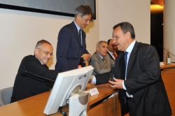Banca Mps, 402 dipendenti ricevono medaglia d’oro per 35 anni di servizio