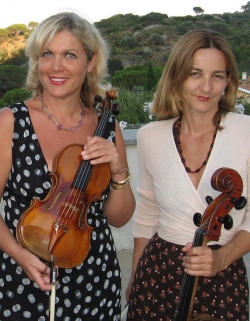 Festival MusicalGiglio, alba in spiaggia con le note di violino e  violoncello