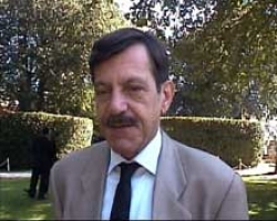 Omar Calabrese premiato a Parigi dall’Académie des Beaux arts per il miglior libro d’arte 2010