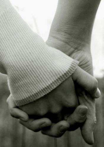 Nel segno della mimosa. In amore non ci sono metà
