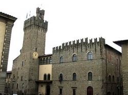 La prova dei 9. Arezzo verso le elezioni, è bagarre per la poltrona da sindaco