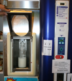 “Biottega dei Sapori”, il distributore automatico di latte fresco sbarca a Siena