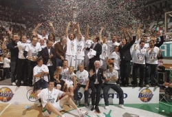 Vittorie in svendita. Trofei Mens Sana Basket all’asta il 3 giugno