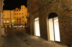 FuoriCampo, ai piedi della Torre del Mangia il nuovo sguardo sull’arte contemporanea a Siena