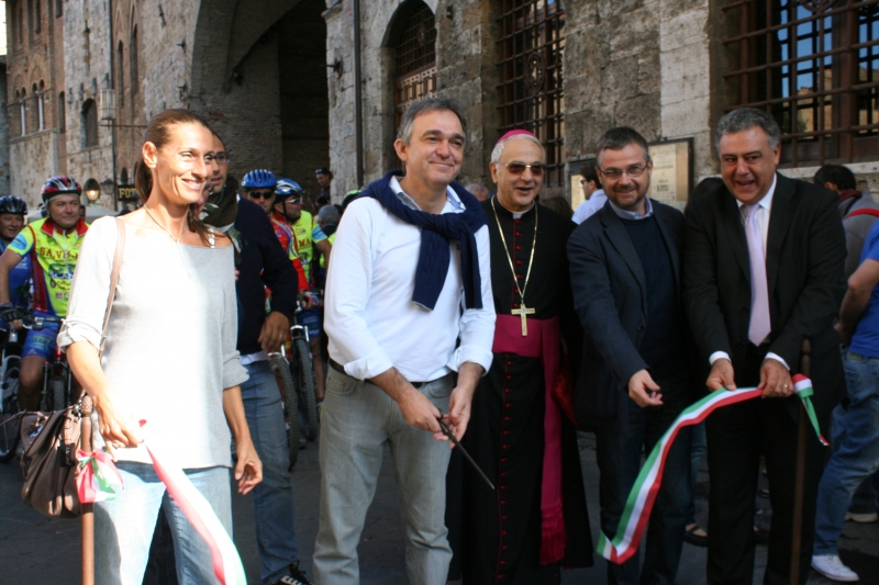 Via Francigena, taglio del nastro per il primo tratto toscano