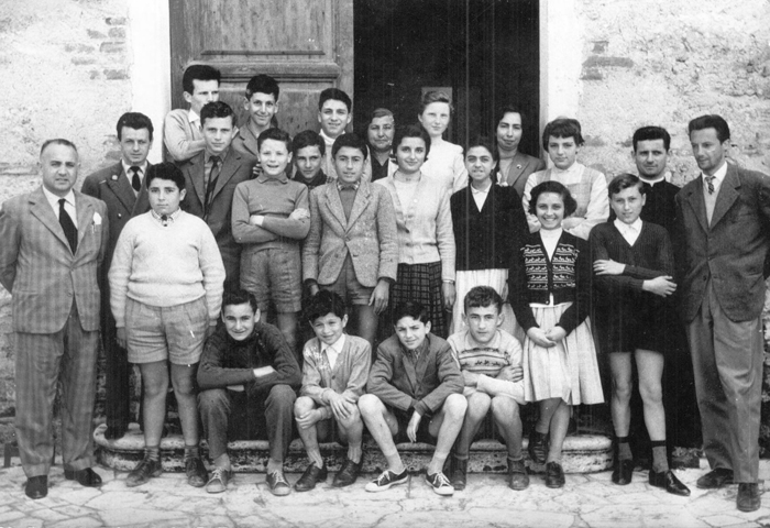 Scuola in bianco e nero, un secolo di scatti in mostra ad Asciano