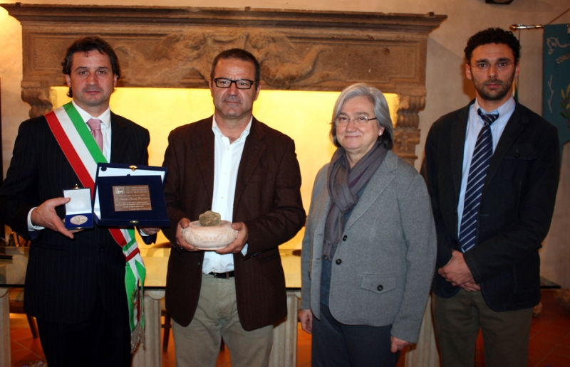 Un tartufo per i popoli senza diritti, San Giovanni d’Asso premia Medici senza Frontiere