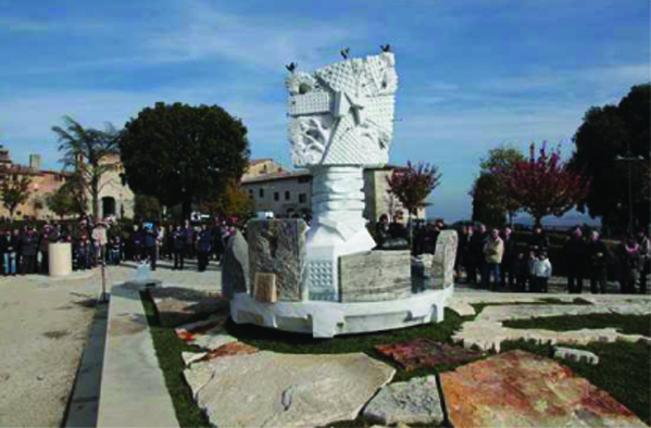 San Gimignano, inaugurato l’Albero delle Cannelle