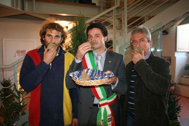 San Giovanni d’Asso in festa per il tartufo bianco