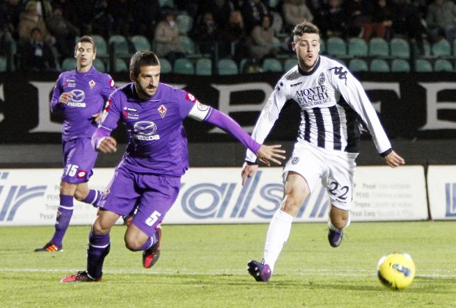 Il derby a reti bianche lascia intatte le crisi di Fiorentina e Siena