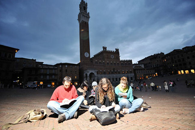 Comune e città pronti ad ogni iniziativa per salvare l’Università. Parola del sindaco Ceccuzzi