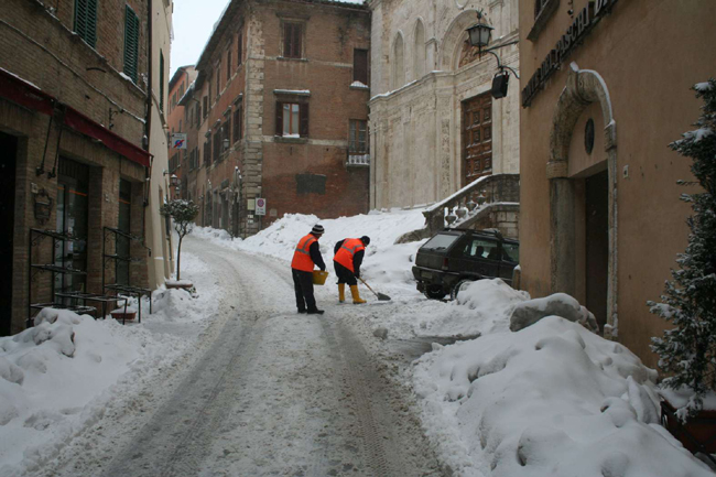 Toscana di nuovo imbiancata. Prorogata l’allerta meteo fino a giovedì. Domani torna la neve