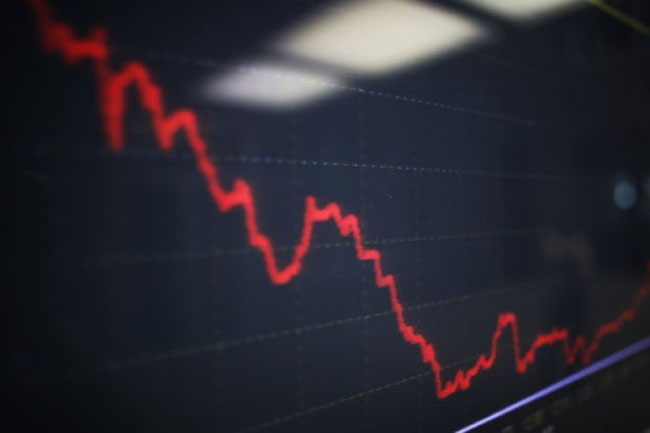 Basta con le agenzie di rating, dopo il declassamento di Moody’s la Toscana non rinnova i contratti