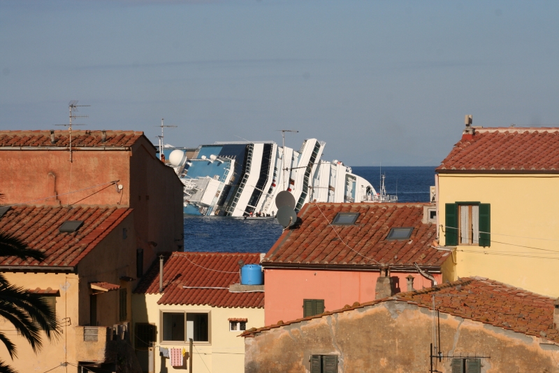 Naufragio Concordia, individuati altri tre corpi. Necessari alcuni giorni per il recupero