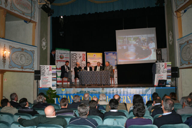 La presentazione dell'Unesco Cycling Tour 2012 al Teatro dei Leggieri
