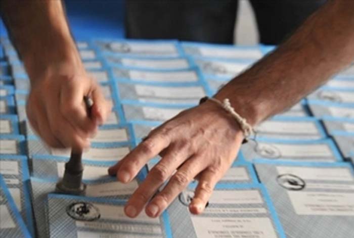 Alle urne in motorino, in Toscana la proposta di legge per il voto ai sedicenni