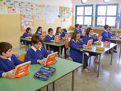 Una scuola al passo coi tempi, wifi e lavagne interattive multimediali per il ritorno in classe