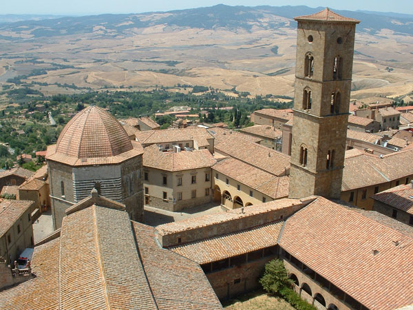 “Volterrano non straniero”, il mondo si incontra a Palazzo dei Priori