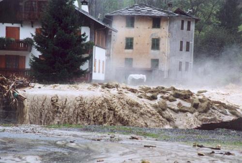 Estate di caldo eccezionale, condizioni favorevoli per alluvioni in autunno. Lo dice il climatologo