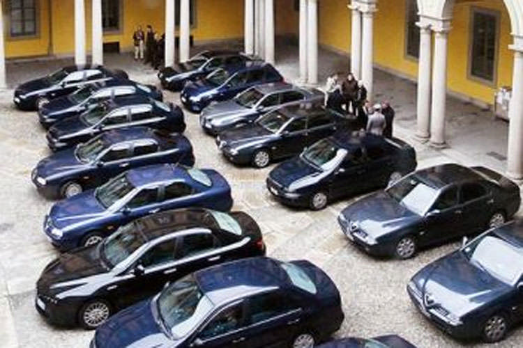 Auto blu, la Toscana prova a risparmiare. Spesa ridotta del 25%