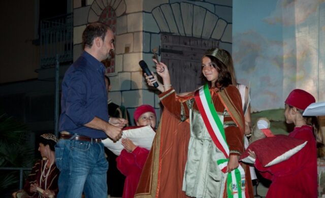 La consegna delle chiavi in una delle passate edizioni della Festa