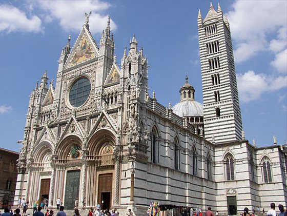 Coronavirus. Duomo di Siena chiuso alle visite, porte aperte per le liturgie