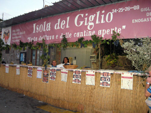 Cantine aperte all’Isola del Giglio per la Festa dell’Uva. Vino Ansonaco re della tavola