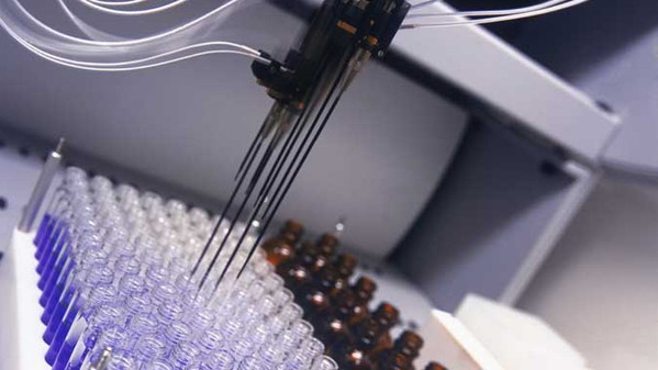 Ecco l’apotecachemo. Arezzo ha il robot per preparare farmaci chemioterapici