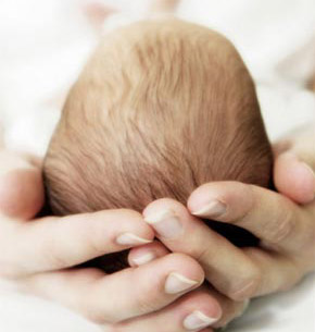 Siena, i medici del Policlinico salvano neonato con organi digerenti nel torace