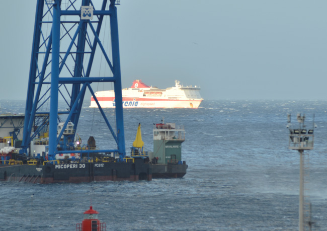 Giglio, Traghetto trova riparo vicino alla Concordia