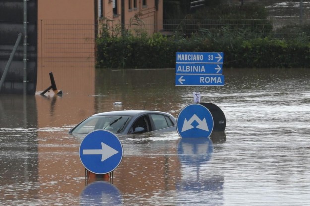 Maltempo, torna l’elettricità ad Albinia. Attivata raccolta fondi pro alluvionati. 1500 aziende agricole danneggiate