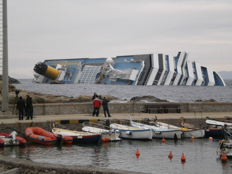 Naufragio Concordia, chiuse le indagini con otto indagati e tre archiviazioni. Colpo di scena su un nuovo accusato