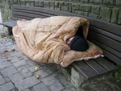 Il 59% delle persone senza un tetto a Firenze dorme in strada: solo Genova ha un dato più alto