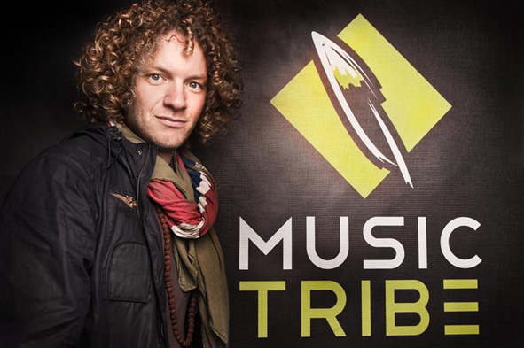 Matteo Becucci, dal trono di X Factor alla cattedra di Music Tribe