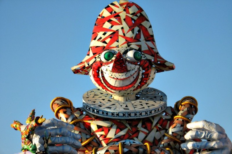 Viareggio solidale. All’asta le opere d’arte del Carnevale per aiutare le popolazioni colpite dal terremoto