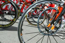 Stop alla sosta selvaggia. A Firenze multe contro bici accatastate nel centro storico