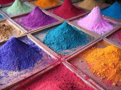Laboratorio di pittura ad Asciano per conoscere i pigmenti vegetali tintori