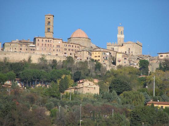 Volterra apre la stagione turistica con l’apertura della ‘Scalata alle Torri’