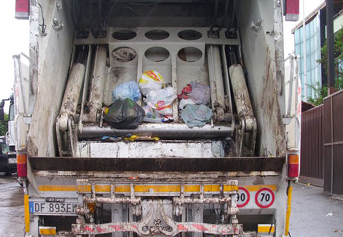 Rifiuti da Roma verso le discariche toscane. Accordo tra Zingaretti e Rossi e scoppia la polemica con Maroni