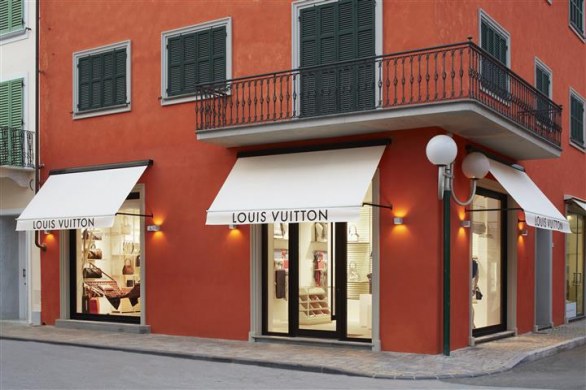 Louis Vuitton sbarca in Versilia, a Forte dei Marmi il pop-up store della maison francese