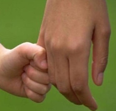 Prato, il Comune promuove un ciclo di incontri sul rapporto genitori-figli