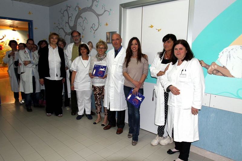 Un libro per piccoli degenti, in corsia arriva “Alice negli ambulatori delle meraviglie”