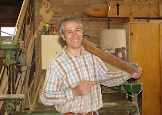 Slow work a Volterra, la natura prende vita nel legno con la mostra di Salvatore Poma