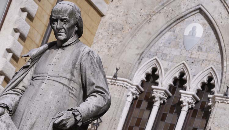 Mps, l’Assemblea dei soci abolisce il tetto del 4%