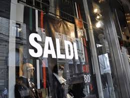 Saldi flop in Toscana. Vendite in calo del 10% in tutte le province