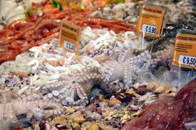Frode nel piatto in Toscana. Sequestrato pesce coltello venduto per pregiato sciabola