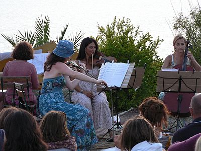 Giglio in musica. Su il sipario del MusicalGiglio tra grandi interpreti e saluti al Sole