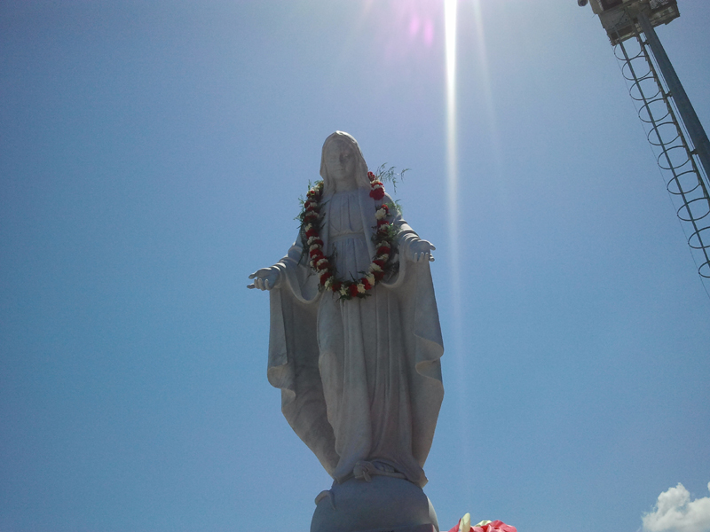 Vandali danneggiano la statua “Stella Maris” al Giglio, il Comune la riparerà