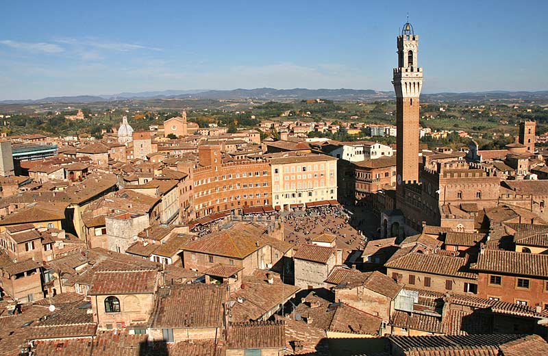 I colori della città. Nell’evoluzione del paesaggio urbano Siena inconsueta e sconosciuta